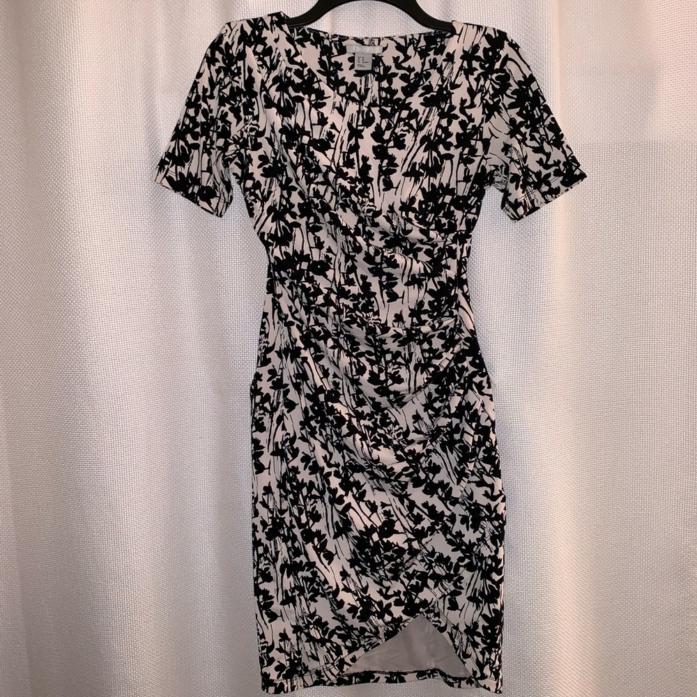 🖤 H&M Black and Cream Floral Sheath Dress